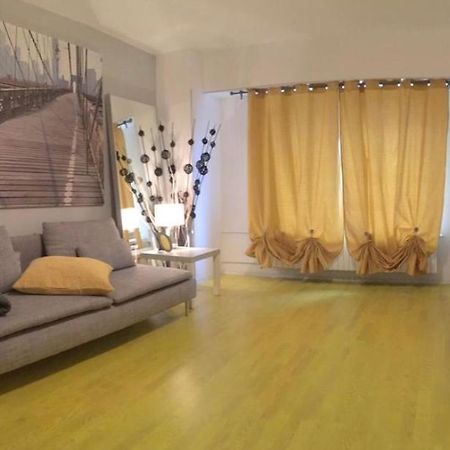 Green Apartment With Terrace 12 ブカレスト エクステリア 写真