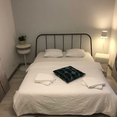 Green Apartment With Terrace 12 ブカレスト エクステリア 写真