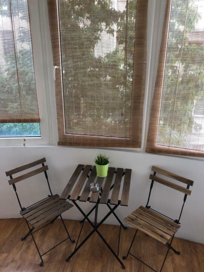 Green Apartment With Terrace 12 ブカレスト エクステリア 写真
