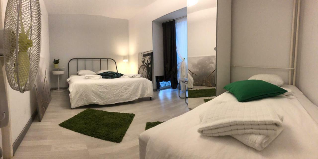 Green Apartment With Terrace 12 ブカレスト エクステリア 写真