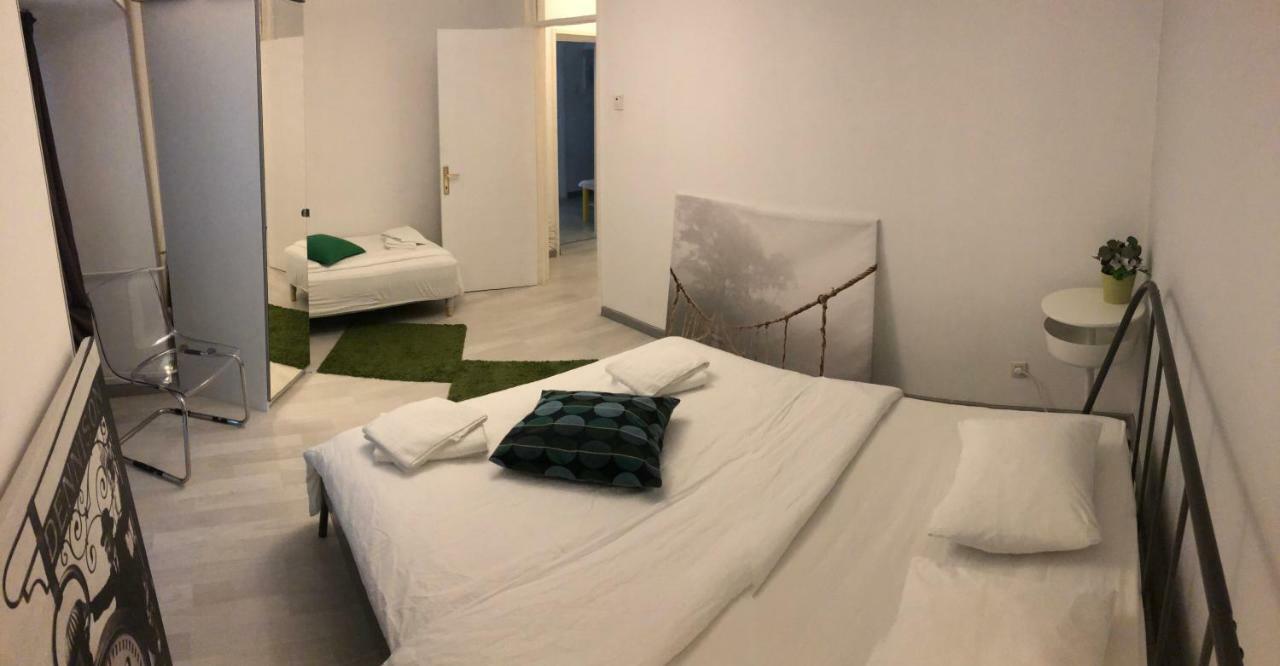 Green Apartment With Terrace 12 ブカレスト エクステリア 写真