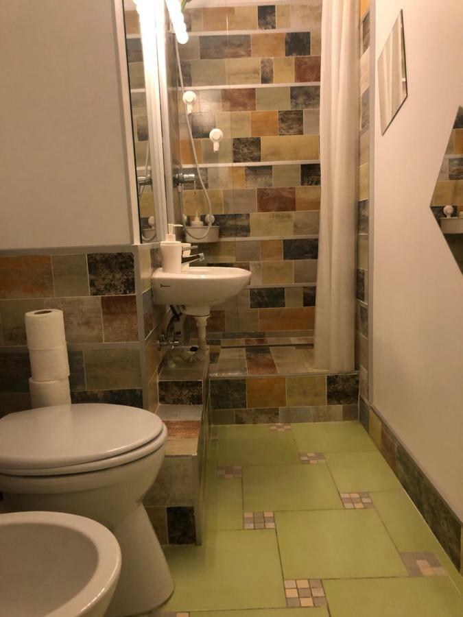 Green Apartment With Terrace 12 ブカレスト エクステリア 写真