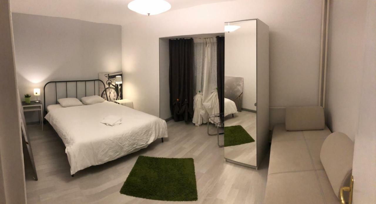 Green Apartment With Terrace 12 ブカレスト エクステリア 写真