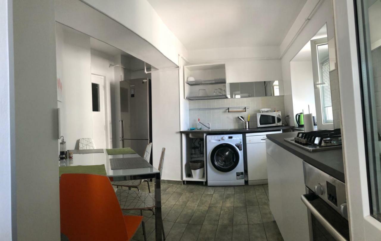 Green Apartment With Terrace 12 ブカレスト エクステリア 写真